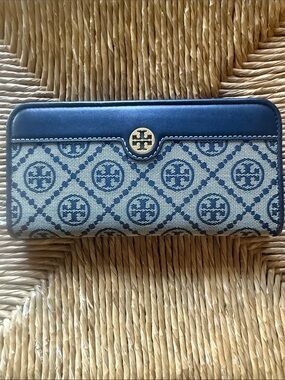 Tory Burch Navy and Cream Monogram Zip Wallet